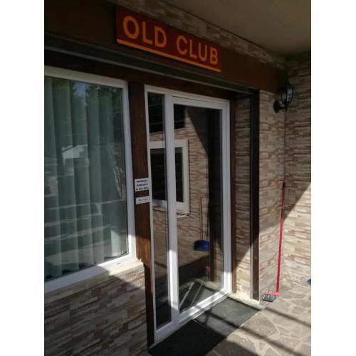 OLD CLUB