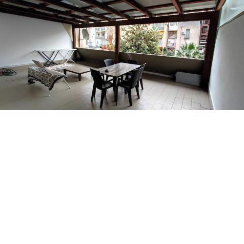 Old town Castle area flat with terrace