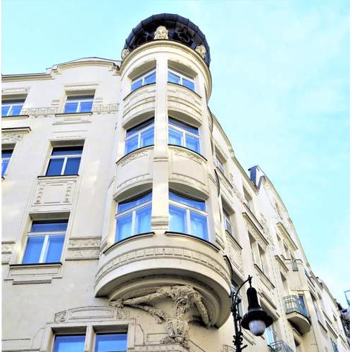 Old Town Square Superior Apartments - Valentin