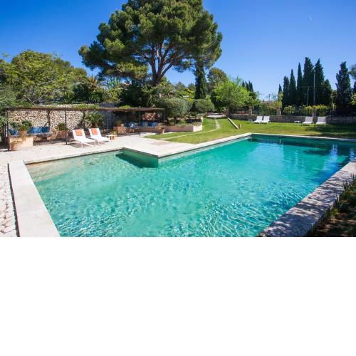 Oliver Moragues Grandhouse & Vineyard