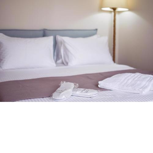 OLIVER SUITES
