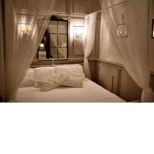 Oltrarno Florence Apartment