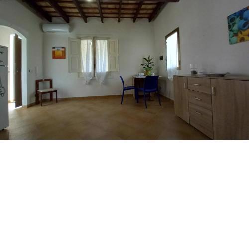 Oltre: Monolocale con terrazzo privato al piano