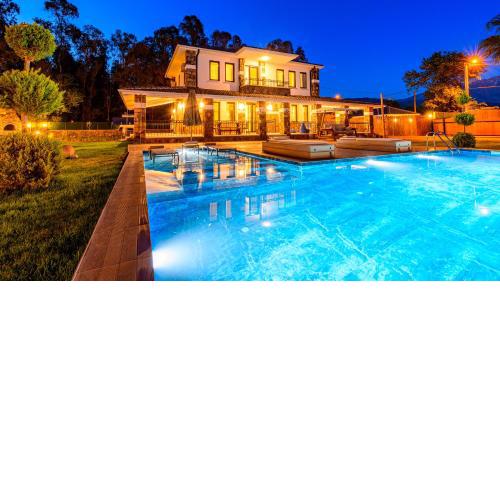Ölüdeniz'de Özel Havuzlu 5 bedroom Lüks Villa Sato