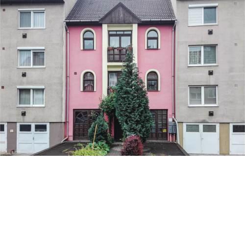 One-Bedroom Apartment in Eger