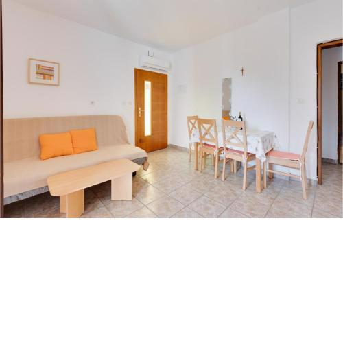 One-Bedroom Apartment in Krk