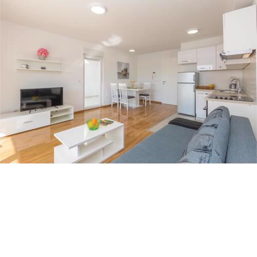 One-Bedroom Apartment in Makarska