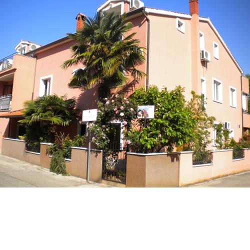 One-Bedroom Apartment in Novigrad VI