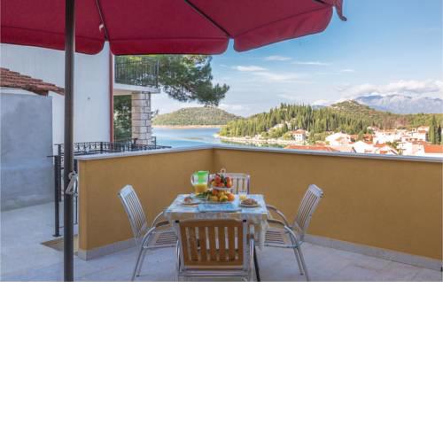 One-Bedroom Apartment in Ploce