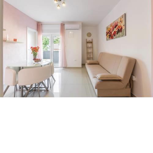 One-Bedroom Apartment in Podstrana