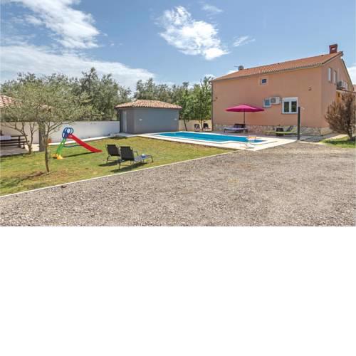 One-Bedroom Apartment in Pula