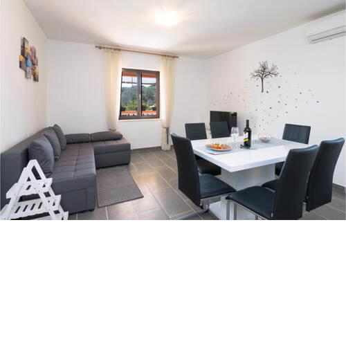 One-Bedroom Apartment in Sukosan