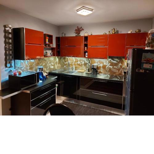 One bedroom apartment new with large living room