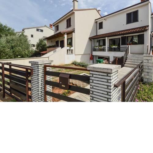 One-Bedroom Apartment Pula near Sea 2