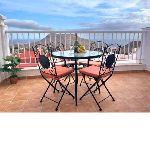 One bedroom apartment ZEN with great view, pool, WiFi