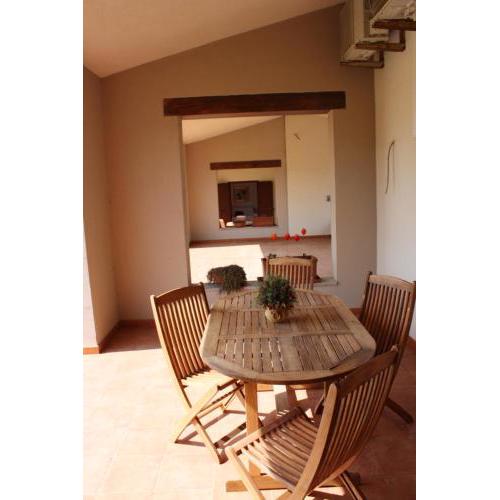 One bedroom appartement at La Ciaccia 500 m away from the beach with sea view and enclosed garden