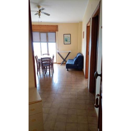 One bedroom appartement at Torre Melissa 10 m away from the beach with sea view balcony and wifi