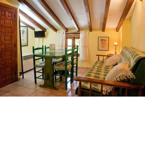 One bedroom appartement with balcony and wifi at Robledillo de Gata