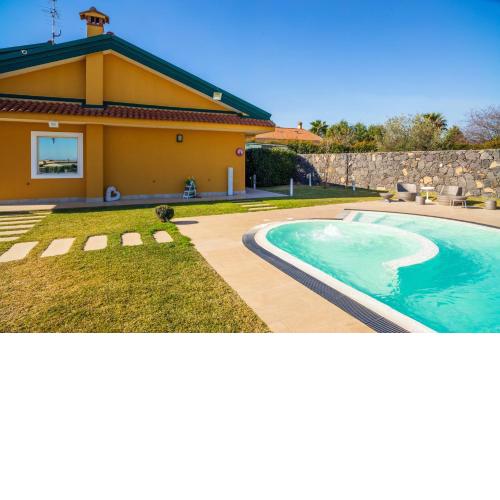 One bedroom appartement with city view shared pool and furnished balcony at Acireale 2 km away from the beach