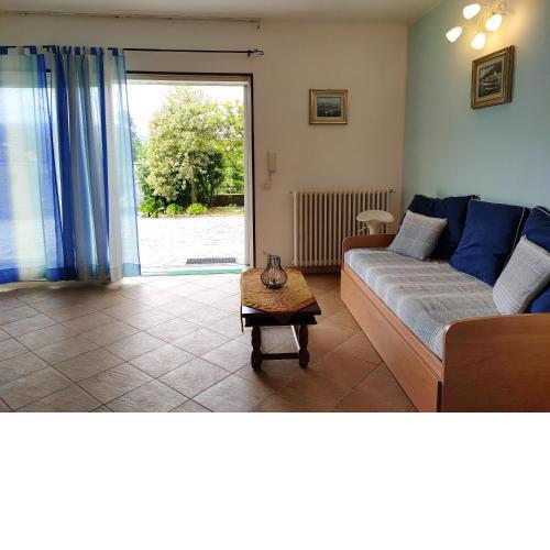 One bedroom appartement with enclosed garden and wifi at Arona 3 km away from the beach