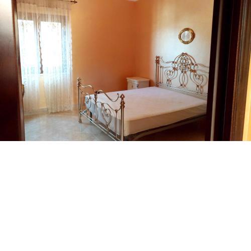 One bedroom appartement with furnished balcony and wifi at Montagnareale 5 km away from the beach