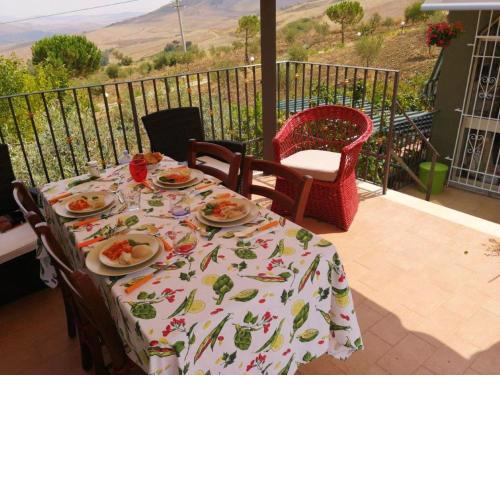 One bedroom appartement with furnished garden at Lercara Friddi