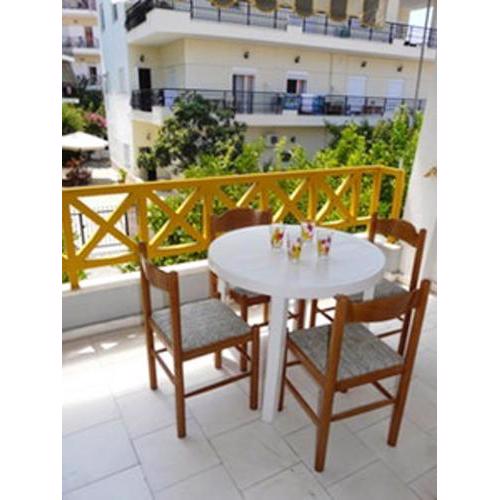 One bedroom appartement with sea view balcony and wifi at Chaniotis