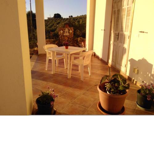 One bedroom appartement with sea view furnished terrace and wifi at Sciacca 7 km away from the beach