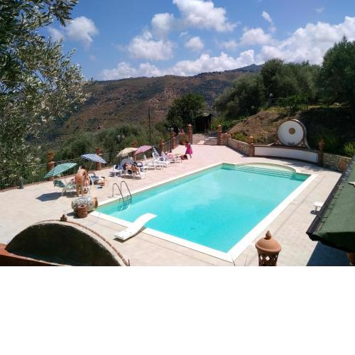 One bedroom appartement with sea view shared pool and furnished terrace at Reitano 5 km away from the beach