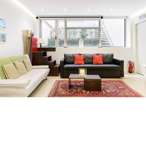 One bedroom appartement with shared pool enclosed garden and wifi at Madrid