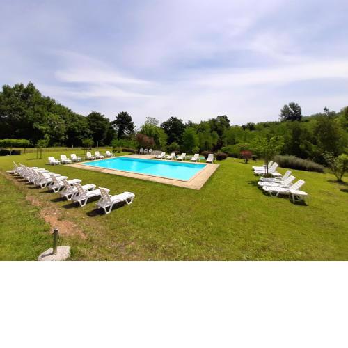 One bedroom appartement with shared pool terrace and wifi at Montecarlo