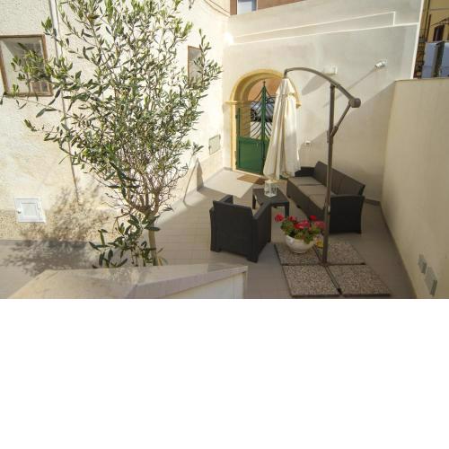 One bedroom appartement with terrace and wifi at Marsala 5 km away from the beach