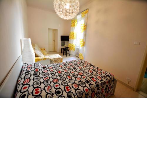 One bedroom Apt by dante's house and Duomo