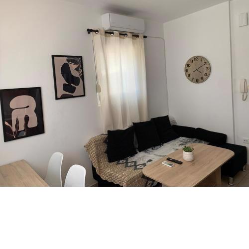 One Bedroom Flat 250m from Sea, Nea Chili