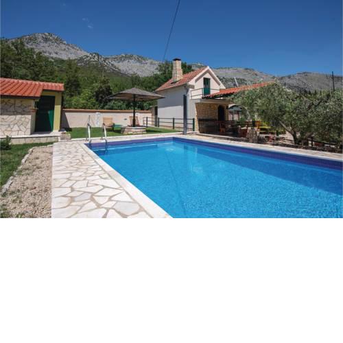 One-Bedroom Holiday Home in Desne