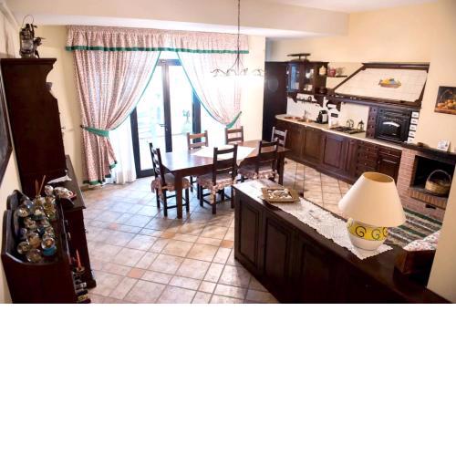 One bedroom house at Bari 700 m away from the beach with furnished terrace and wifi
