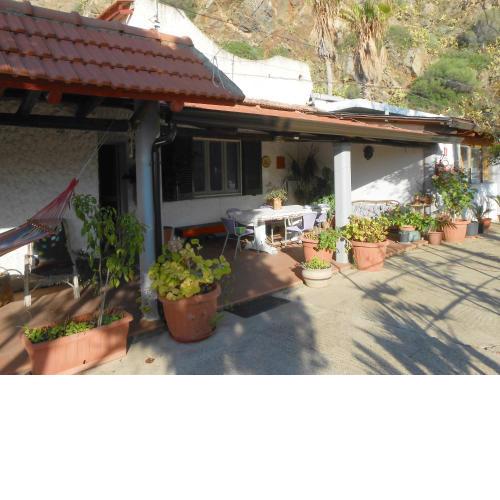 One bedroom house at Palmi 100 m away from the beach with sea view furnished terrace and wifi
