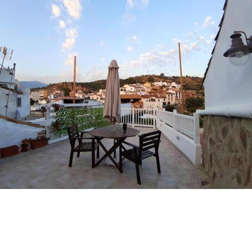 One bedroom house with private pool garden and wifi at Riogordo