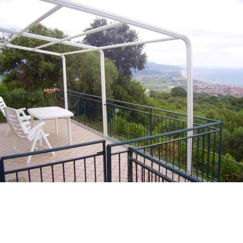 One bedroom house with sea view and enclosed garden at Casal Velino 6 km away from the beach