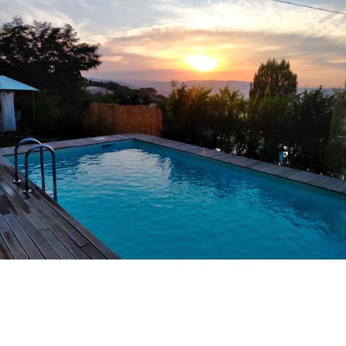 One bedroom house with sea view shared pool and enclosed garden at Montelabbate