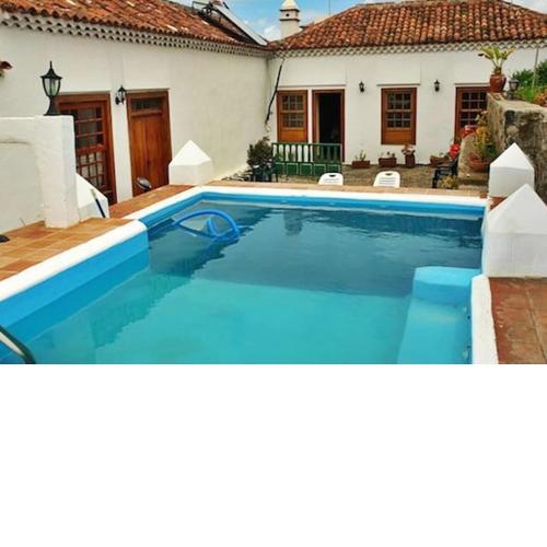 One bedroom house with shared pool enclosed garden and wifi at San Cristobal de La Laguna