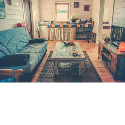 One bedroom house with shared pool furnished garden and wifi at Canamero