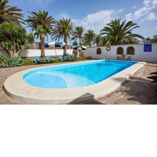 One bedroom house with shared pool furnished terrace and wifi at Buenavista del Norte 1 km away from the beach