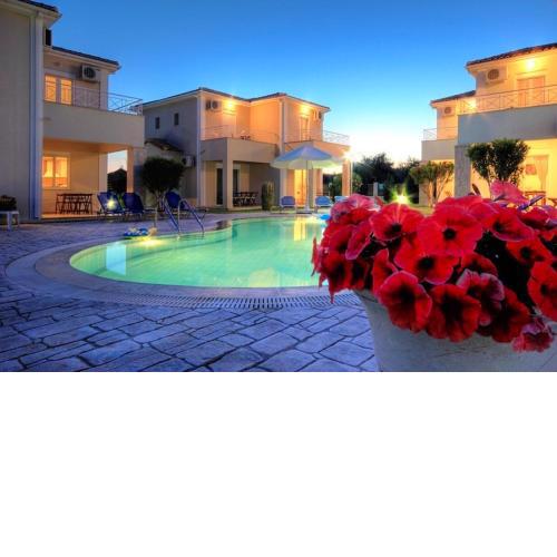 One bedroom villa with shared pool enclosed garden and wifi at Dikastika 2 km away from the beach