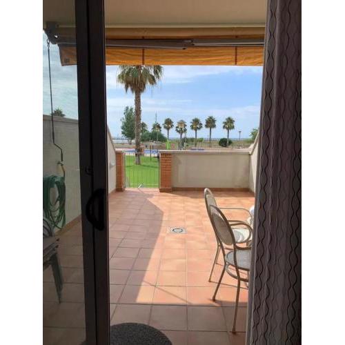 Onze - primera línea de mar con piscina