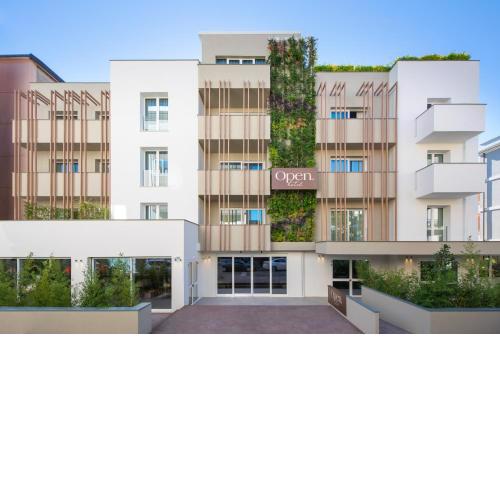 Open Hotel