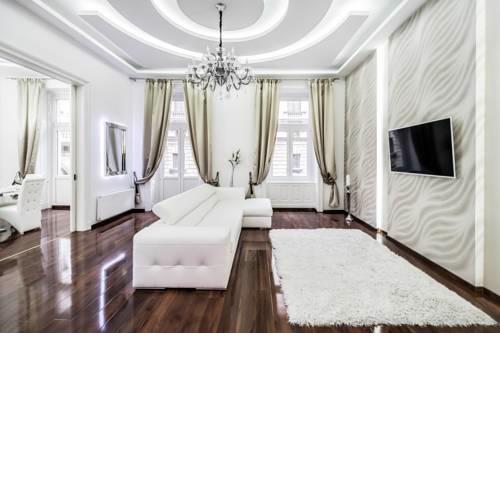 Opera Balkony Luxury Apartment