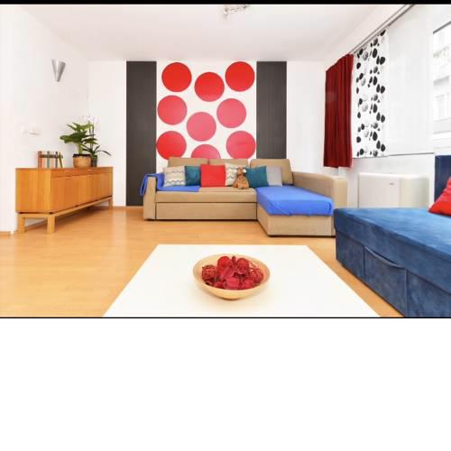 Opera House Scarlet Apartment