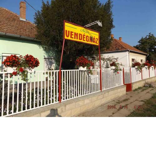 Ópusztaszeri Mózes Vendégház