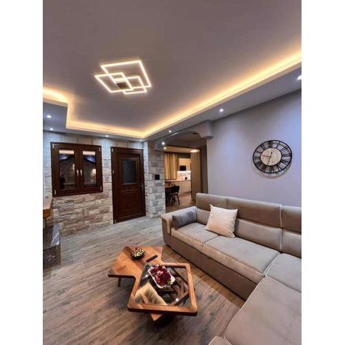 Ora House